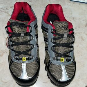 NIB.  Nautilus men’s steel toe lace up shoes